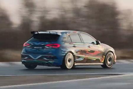 Mercedes-AMG A45 Weihnachtsdrift