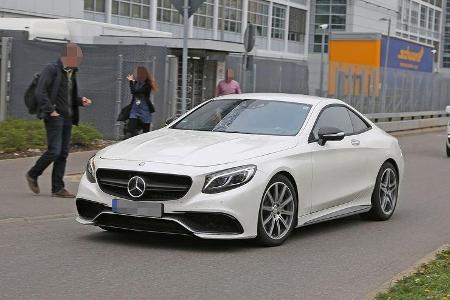 Erlkönig Mercedes-AMG S63 Coupé Muletto
