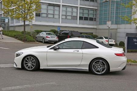 Erlkönig Mercedes-AMG S63 Coupé Muletto
