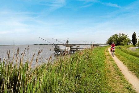 Rund um Comacchio gibt es ein weitverzweigtes Fahrradwegenetz.