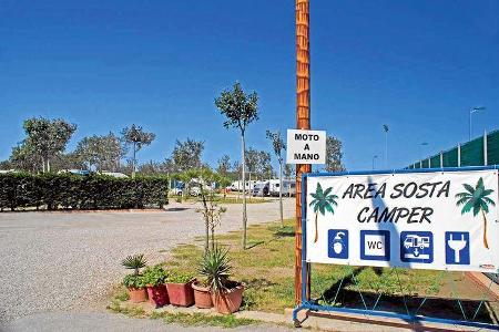 Chioggia: der gepflegte Großparkplatz 2 Palme.