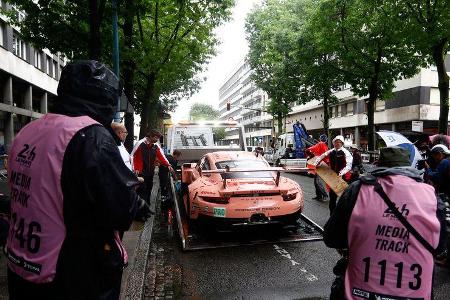 Porsche 911 RSR - 24h Le Mans 2018 - Scrutineering