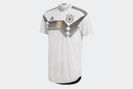 Deutschland - F1-Autos - Fußball-WM 2018