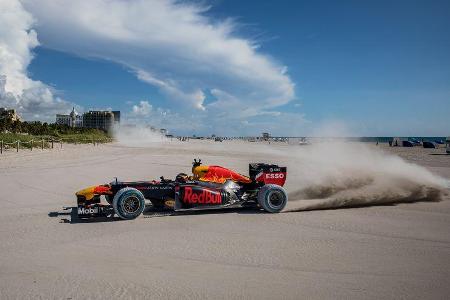 Max Verstappen - Red Bull USA Roadtrip - Showrun - Formel 1 2018