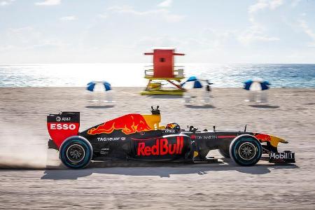 Max Verstappen - Red Bull USA Roadtrip - Showrun - Formel 1 2018