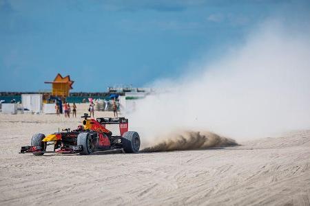 Max Verstappen - Red Bull USA Roadtrip - Showrun - Formel 1 2018