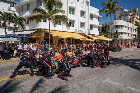 Max Verstappen - Red Bull USA Roadtrip - Showrun - Formel 1 2018