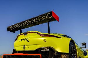 Vantage wird zum Tourenwagen
