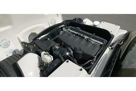 Perfekt eingebettet: BMW M3-Motor inklusive eines feinen SMG-Getriebes.