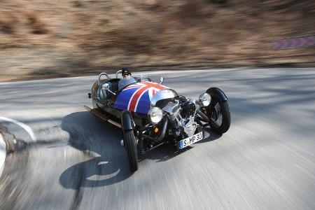 Morgan Threewheeler, Frontansicht, Kurvenfahrt