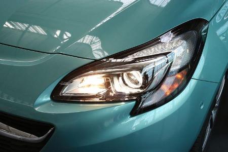 Opel Corsa, Frontscheinwerfer