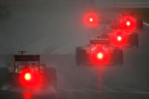 Nur 7 Fahrer auf Regen-Reifen