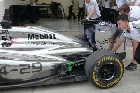 Jenson Button - McLaren - Formel 1 - Test - Bahrain - 28. Februar 2014