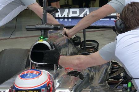 Jenson Button - McLaren - Formel 1 - Test - Bahrain - 28. Februar 2014