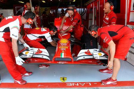 Ferrari - Boxen-Reportage - Formel 1 - GP Ungarn - 2014