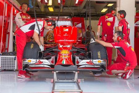 Ferrari - Boxen-Reportage - Formel 1 - GP Ungarn - 2014