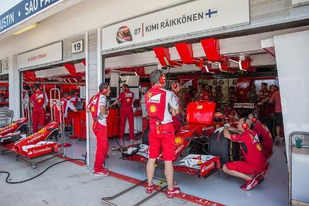 Ferrari - Boxen-Reportage - Formel 1 - GP Ungarn - 2014