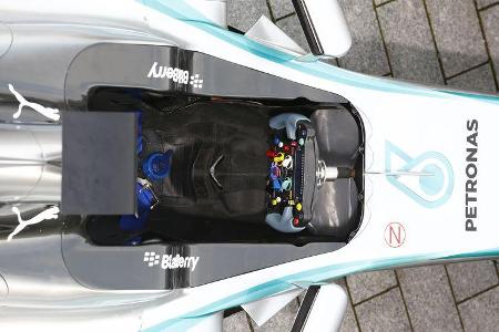 Vergleich: Mercedes W196 vs. AMG W05 - 2015