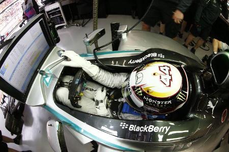 Vergleich: Mercedes W196 vs. AMG W05 - 2015