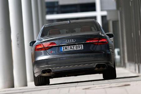 Audi S8, Heckansicht