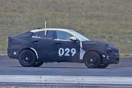 11/2018 Lynk & CO 05 SUV Coupé Erlkönig