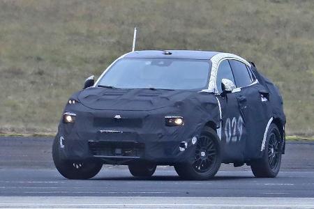 11/2018 Lynk & CO 05 SUV Coupé Erlkönig