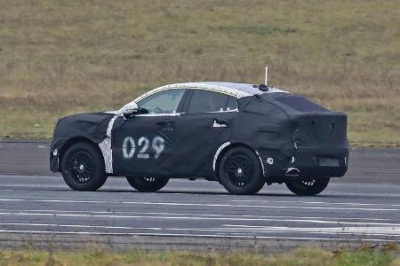 11/2018 Lynk & CO 05 SUV Coupé Erlkönig