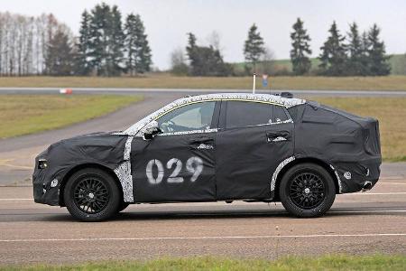 11/2018 Lynk & CO 05 SUV Coupé Erlkönig