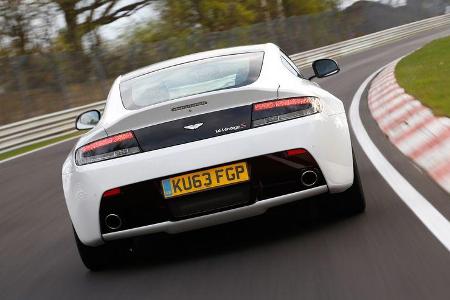 Aston Martin V12 Vantage S, Heckansicht