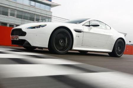 Aston Martin V12 Vantage S, Seitenansicht