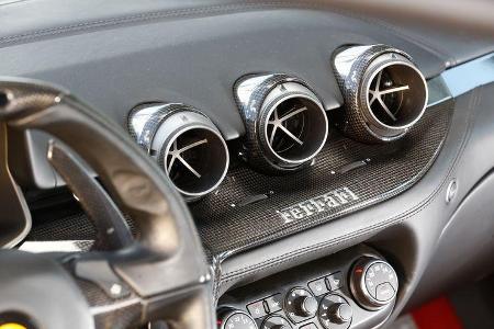 Ferrari F12 Berlinetta, Luftausströmer