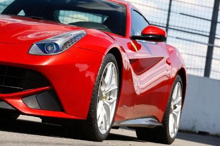 Ferrari F12 Berlinetta, Seitenführung