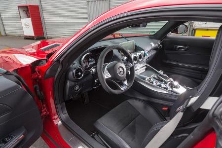 Mercedes-AMG GT S, Cockpit