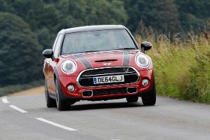 Mini Viertürer im Fahrbericht
