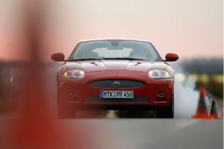 Jaguar XKR 16