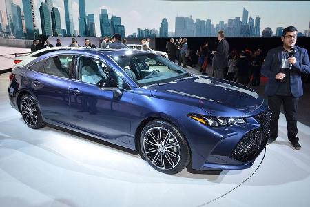 Toyota Avalon Teaser Detroit 2018