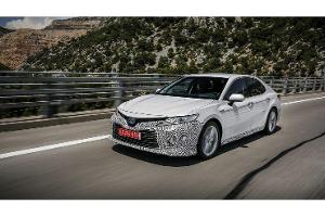 Toyota Camry Hybrid (2019)
