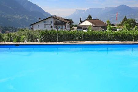 Freibad des Stellplatzes Schneeburghof