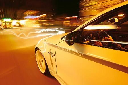 TJ-BMW 1er Coupé V10 SMG, Seitenlinie