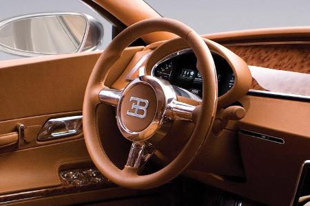 Im Innenraum schlägt der handgefertigte Bugatti 16 C Galibier, dessen Name sich an den legendären Bugatti Typ 57 anlehnt, di...