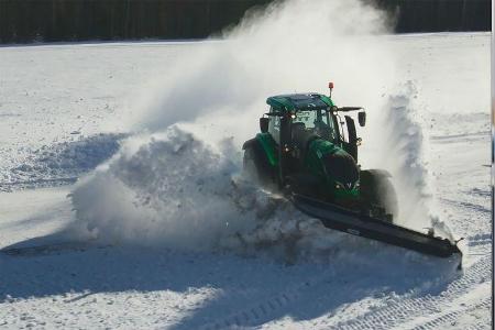 Nokian Valtra Traktor Weltrekord Schneeräumen