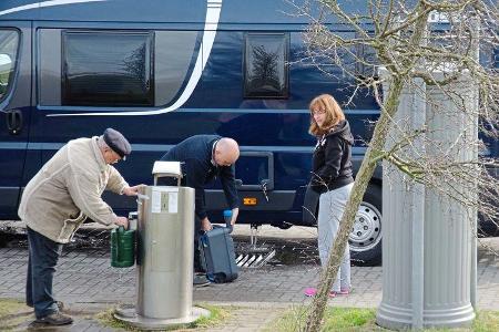 Entsorgungs und Frischwasser Station auf dem Stellplatz an der Doppelschleuse