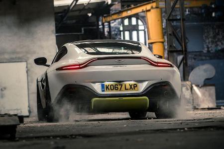 Aston Martin Vantage V8, Exterieur