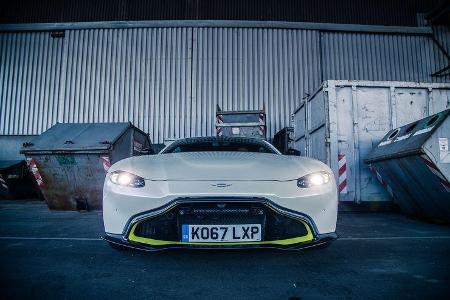 Aston Martin Vantage V8, Exterieur