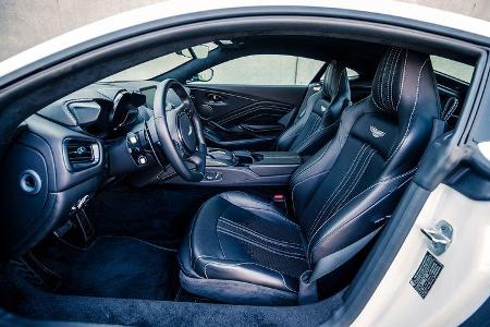 Aston Martin Vantage V8, Interieur
