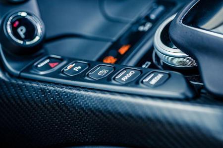 Aston Martin Vantage V8, Interieur