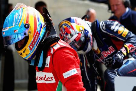 Sebastian Vettel liegt im Red Bull zwischenzeitlich schon 44 Punkte hinter Ferrari-Pilot Fernando Alonso (Spanien) zurück, d...
