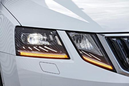 Skoda Octavia Combi 2.0 TDI 4x4, Frontscheinwerfer