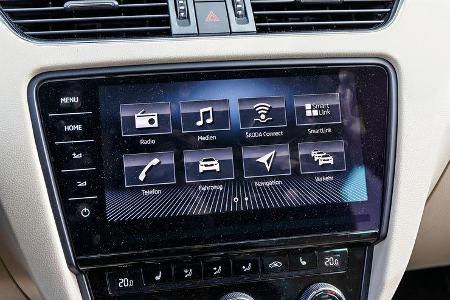 Skoda Octavia Combi 2.0 TDI 4x4, Bedienelemente, Infotainment