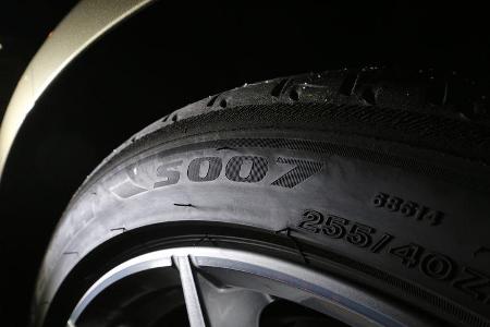 Aston Martin DB11, Reifen